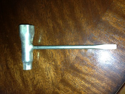 Yamaha spark plug tool